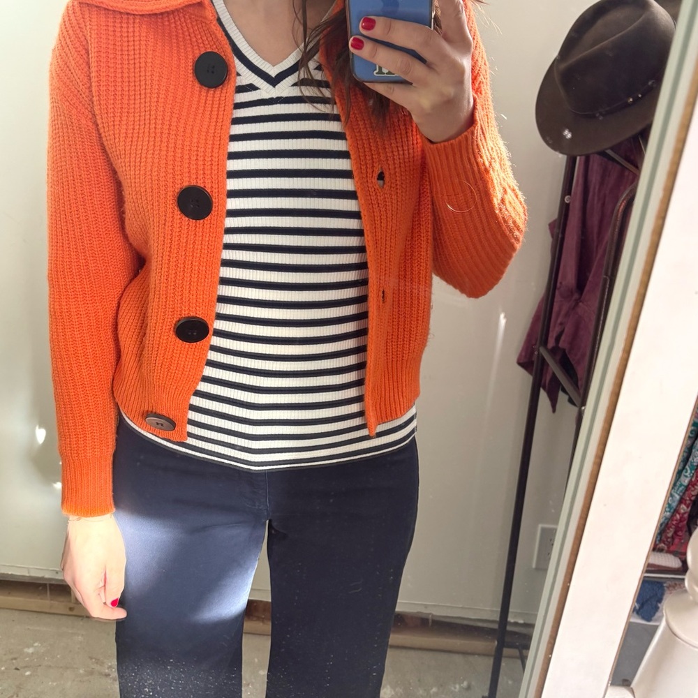 Striped V-Neck Ribbed Top - Picture 9 of 9